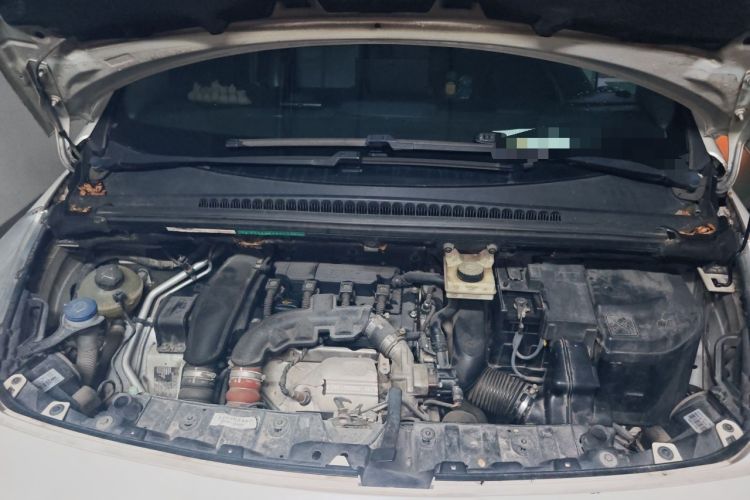 Used Peugeot 3008 2013 1.6THP Roland Garros Edition Engine Bay