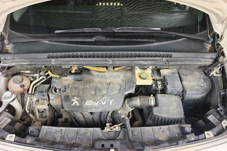 Used Peugeot 3008 2013 2.0L Automatic Trend Edition Engine Bay