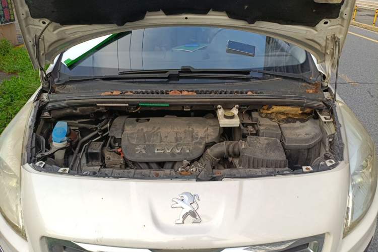 Used Peugeot 3008 2013 2.0L Automatic Trend Edition Engine Bay