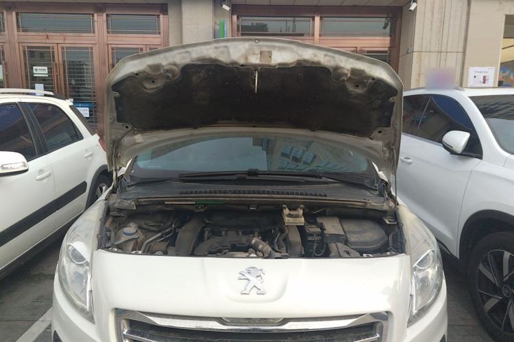 Used Peugeot 3008 2013 1.6THP Automatic Prestige Edition Engine Bay