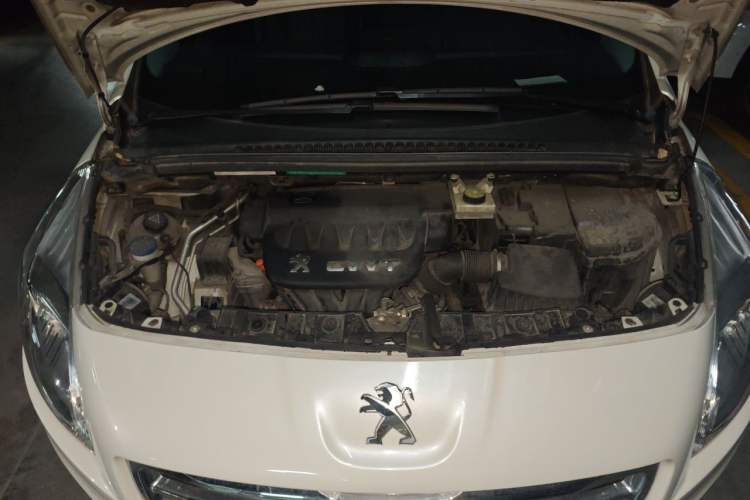 Used Peugeot 3008 2013 2.0L Automatic Trend Edition Engine Bay