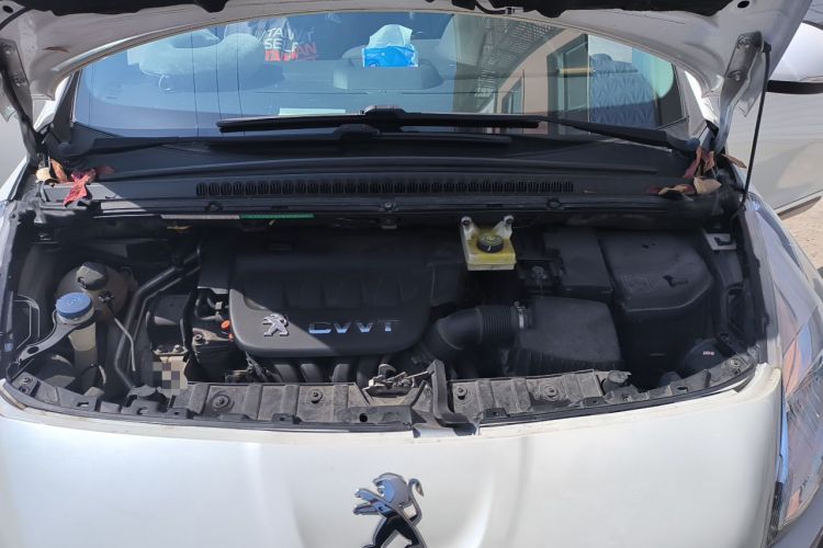 Used Peugeot 3008 2013 2.0L Automatic Trend Edition Engine Bay