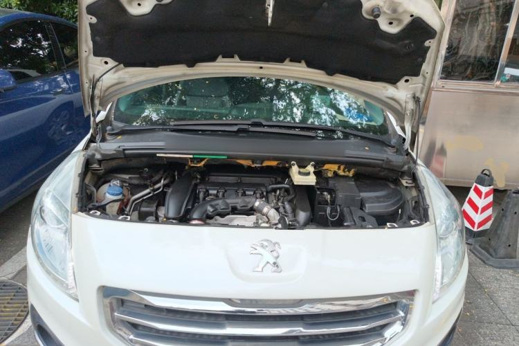 Used Peugeot 3008 2013 1.6THP Automatic Prestige Edition Engine Bay