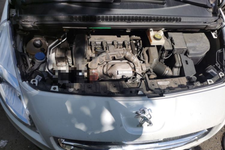 Used Peugeot 3008 2013 1.6THP Automatic Prestige Edition Engine Bay