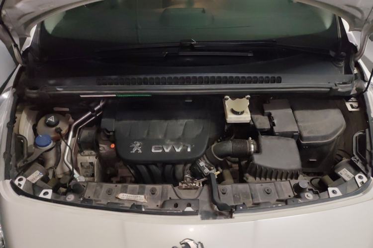 Used Peugeot 3008 2013 2.0L Automatic Trend Edition Engine Bay