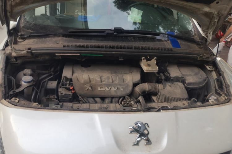 Used Peugeot 3008 2013 2.0L Automatic Trend Edition Engine Bay