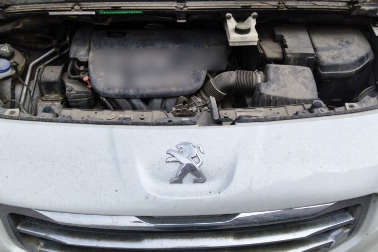 Used Peugeot 3008 2013 2.0L Automatic Trend Edition Engine Bay