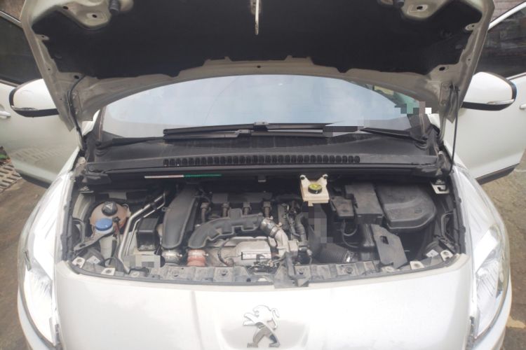Used Peugeot 3008 2013 1.6THP Automatic Prestige Edition Engine Bay