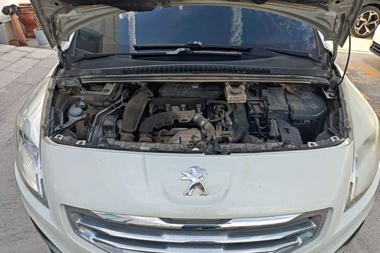 Used Peugeot 3008 2013 1.6THP Automatic Prestige Edition Engine Bay