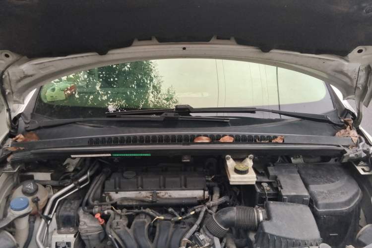 Used Peugeot 3008 2013 2.0L Automatic Trend Edition Engine Bay