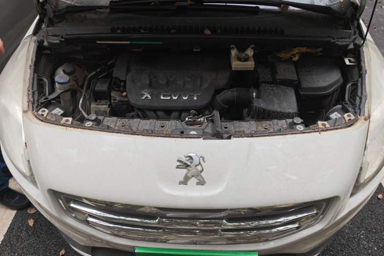 Used Peugeot 3008 2013 2.0L Automatic Trend Edition Engine Bay