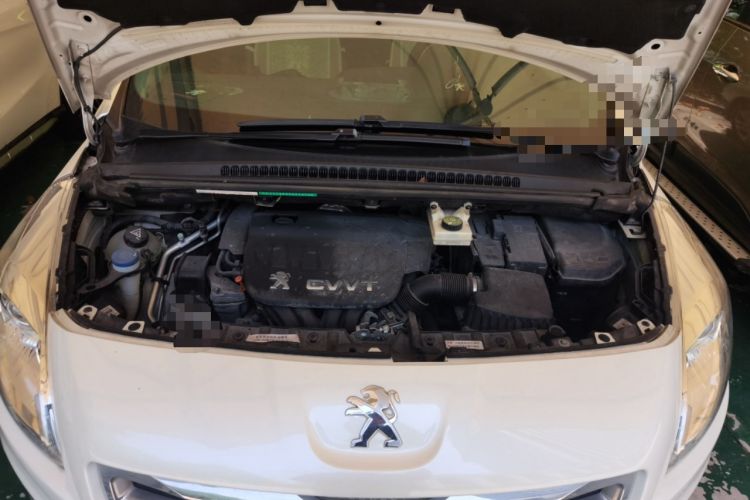 Used Peugeot 3008 2013 2.0L Automatic Trend Edition Engine Bay