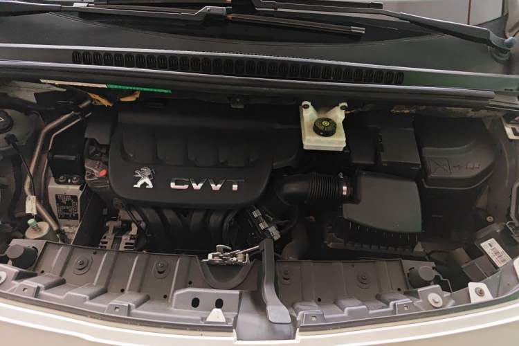 Used Peugeot 3008 2013 2.0L Automatic Trend Edition Engine Bay
