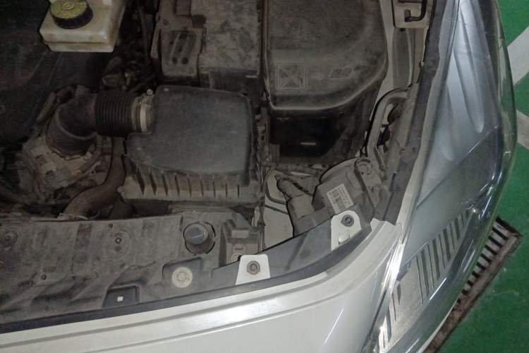 Used Peugeot 3008 2013 2.0L Automatic Trend Edition Engine Bay Left