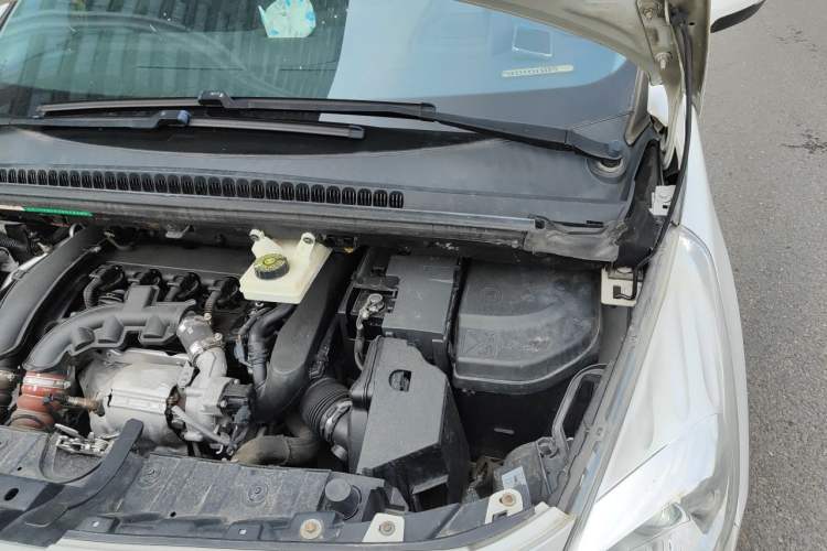 Used Peugeot 3008 2013 1.6THP Automatic Prestige Edition Engine Bay Left