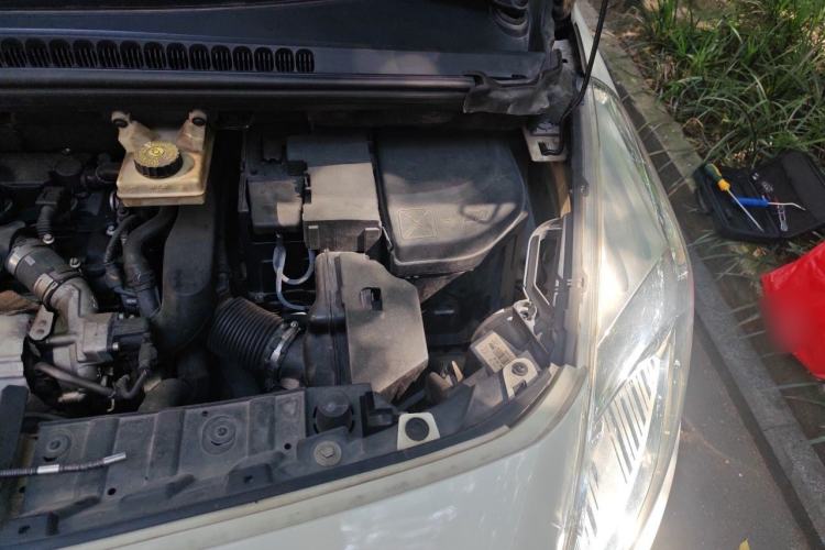 Used Peugeot 3008 2013 1.6THP Automatic Prestige Edition Engine Bay Left