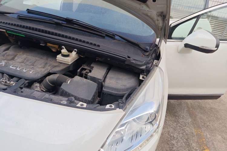 Used Peugeot 3008 2013 2.0L Automatic Trend Edition Engine Bay Left