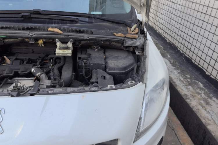 Used Peugeot 3008 2013 1.6THP Automatic Prestige Edition Engine Bay Left