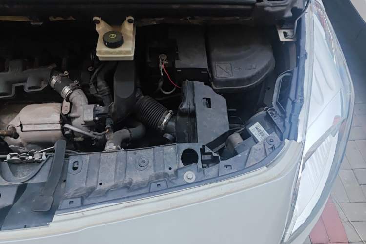 Used Peugeot 3008 2013 1.6THP Automatic Prestige Edition Engine Bay Left