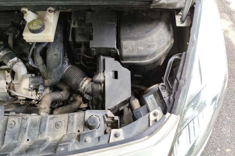 Used Peugeot 3008 2013 1.6THP Automatic Prestige Edition Engine Bay Left