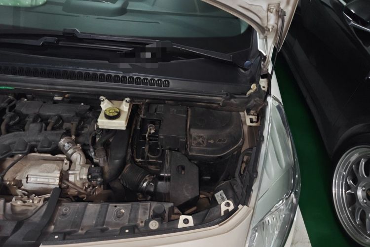 Used Peugeot 3008 2013 1.6THP Automatic Trend Edition Engine Bay Left