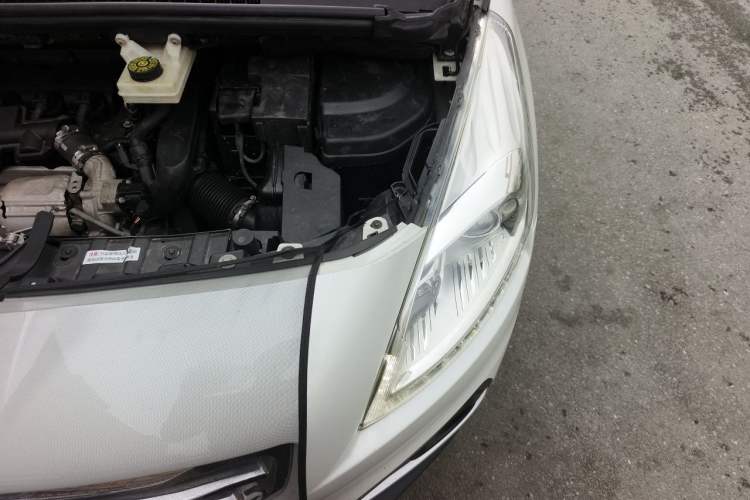 Used Peugeot 3008 2013 1.6THP Automatic Trend Edition Engine Bay Left