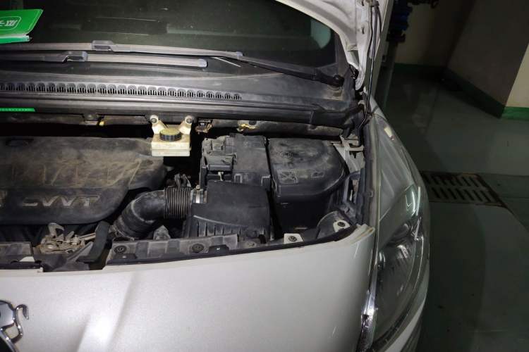 Used Peugeot 3008 2013 2.0L Automatic Trend Edition Engine Bay Left