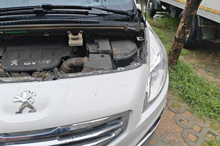 Used Peugeot 3008 2013 2.0L Automatic Trend Edition Engine Bay Left
