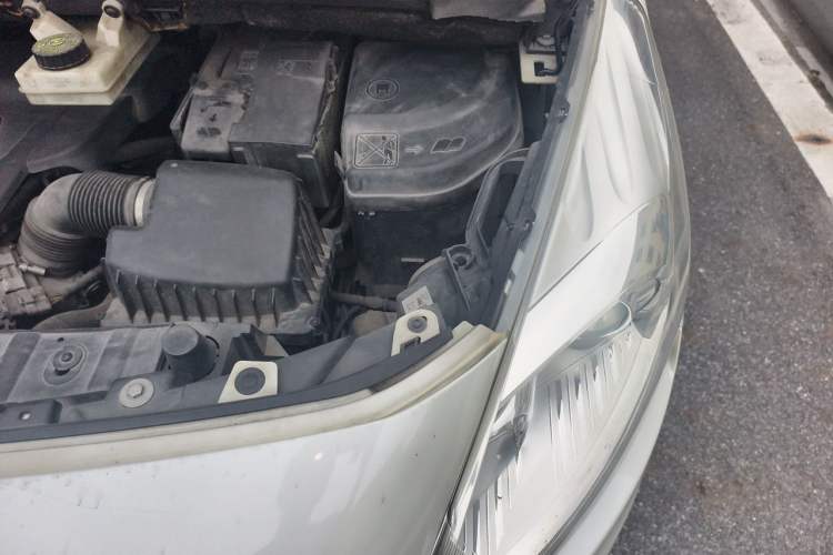 Used Peugeot 3008 2013 2.0L Automatic Trend Edition Engine Bay Left