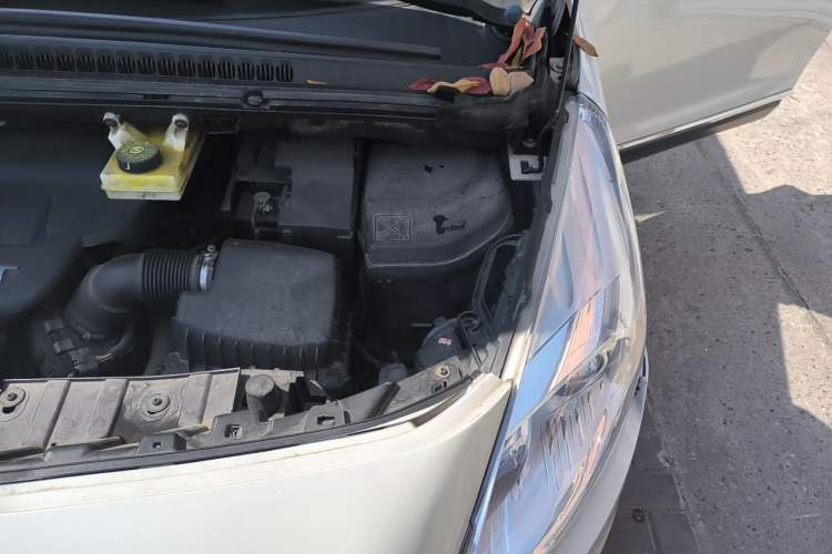 Used Peugeot 3008 2013 2.0L Automatic Trend Edition Engine Bay Left