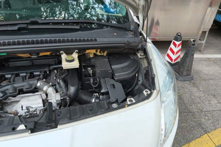 Used Peugeot 3008 2013 1.6THP Automatic Prestige Edition Engine Bay Left