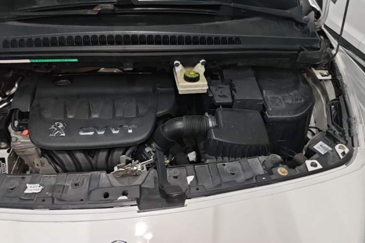 Used Peugeot 3008 2013 2.0L Automatic Classic Edition Engine Bay Left