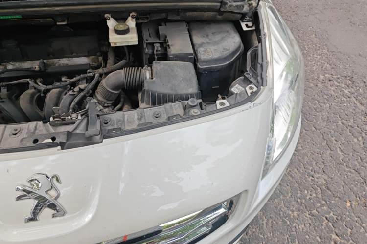 Used Peugeot 3008 2013 2.0L Automatic Trend Edition Engine Bay Left