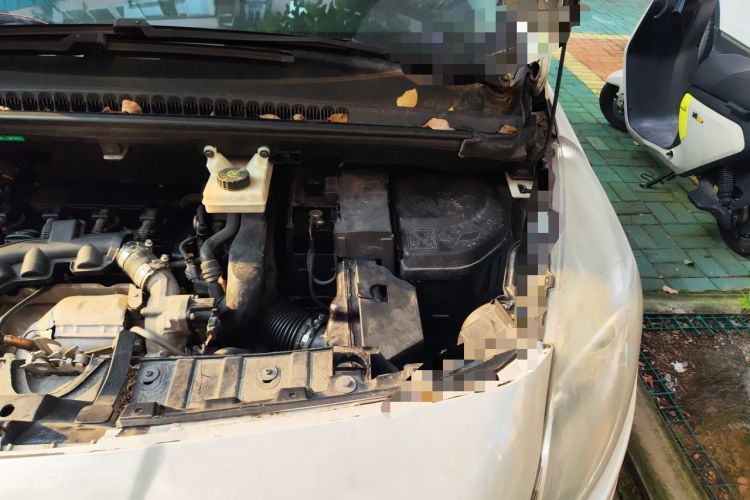 Used Peugeot 3008 2013 1.6THP Automatic Prestige Edition Engine Bay Left