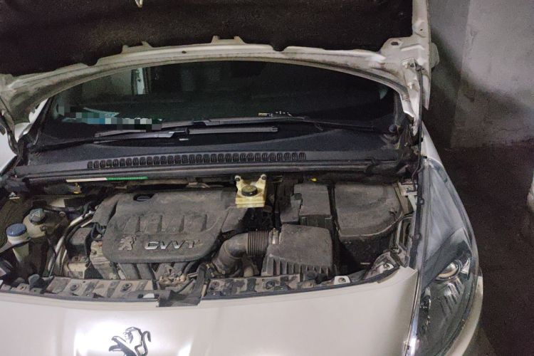 Used Peugeot 3008 2013 2.0L Automatic Classic Edition Engine Bay Left