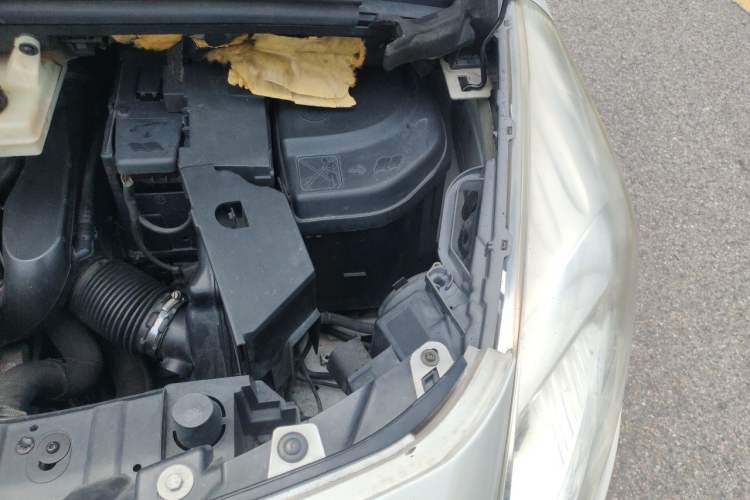 Used Peugeot 3008 2013 1.6THP Automatic Prestige Edition Engine Bay Left