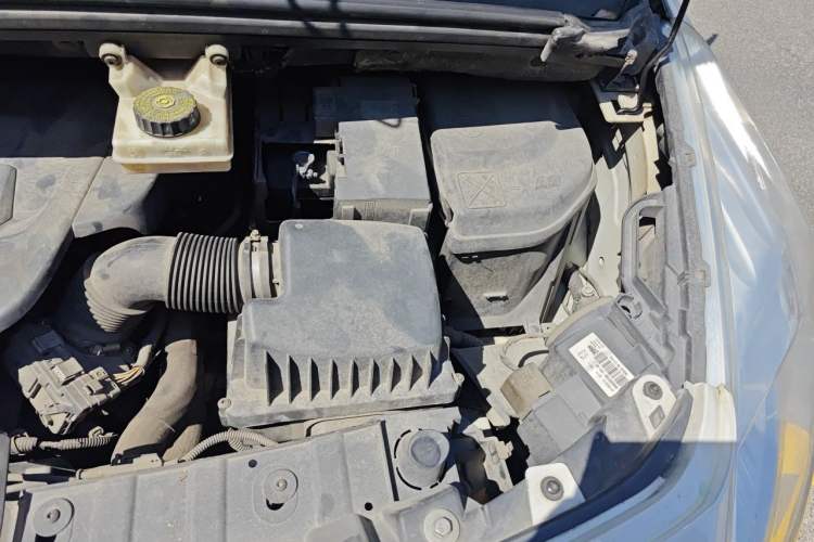 Used Peugeot 3008 2013 2.0L Automatic Classic Edition Engine Bay Left