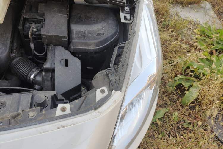 Used Peugeot 3008 2013 1.6THP Automatic Prestige Edition Engine Bay Left