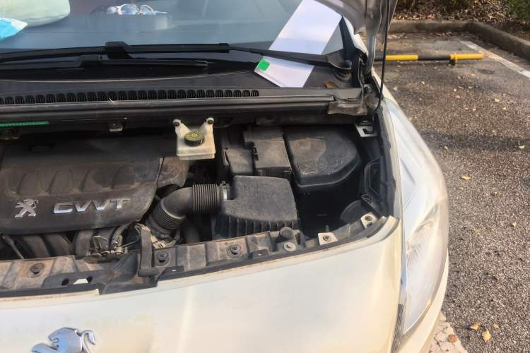 Used Peugeot 3008 2013 2.0L Manual Classic Edition Engine Bay Left