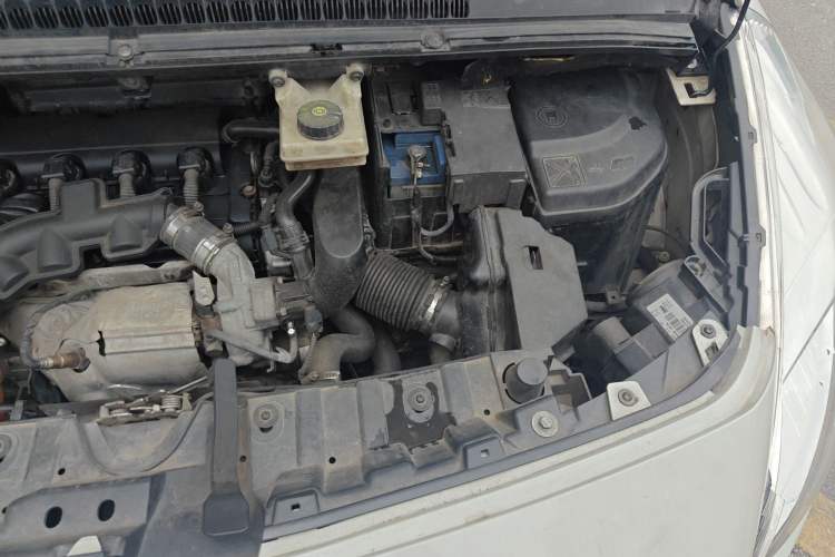 Used Peugeot 3008 2013 1.6THP Roland Garros Edition Engine Bay Left