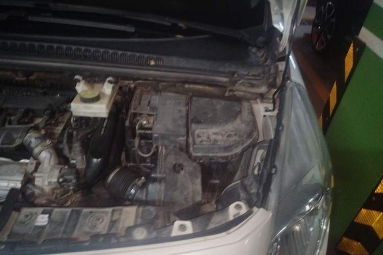 Used Peugeot 3008 2013 1.6THP Automatic Prestige Edition Engine Bay Left