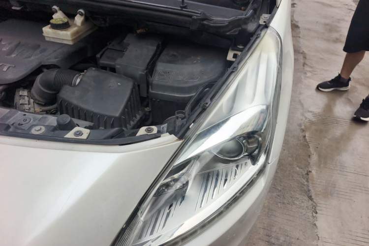 Used Peugeot 3008 2013 2.0L Automatic Trend Edition Engine Bay Left