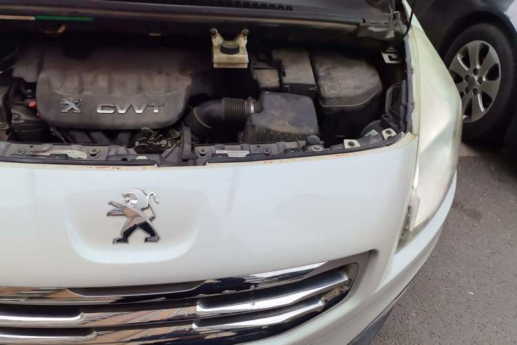 Used Peugeot 3008 2013 2.0L Automatic Classic Edition Engine Bay Left