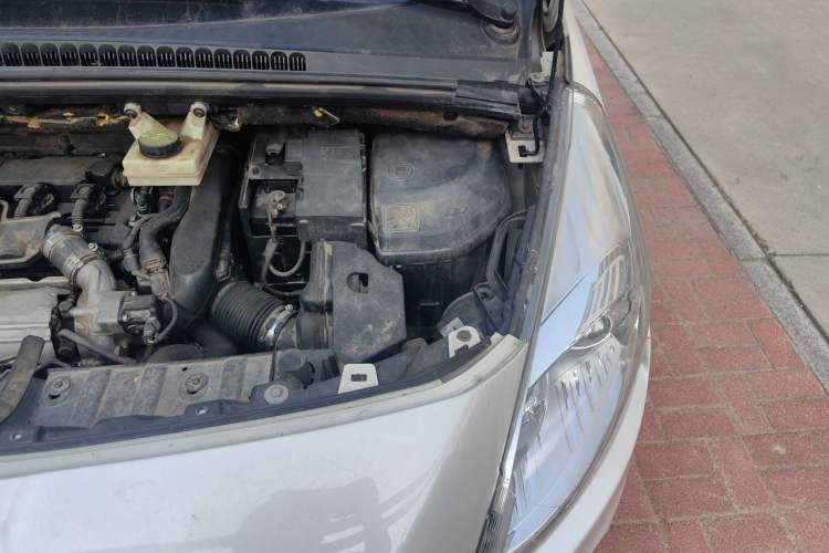 Used Peugeot 3008 2013 1.6THP Automatic Trend Edition Engine Bay Left