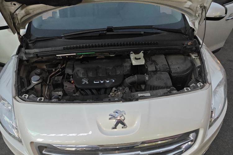 Used Peugeot 3008 2013 2.0L Automatic Trend Edition Engine Bay