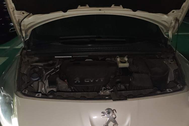 Used Peugeot 3008 2013 2.0L Automatic Trend Edition Engine Bay
