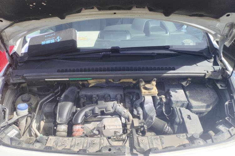 Used Peugeot 3008 2013 1.6THP Roland Garros Edition Engine Bay
