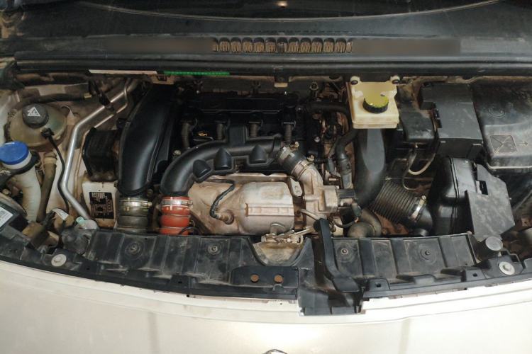 Used Peugeot 3008 2013 1.6THP Roland Garros Edition Engine Bay