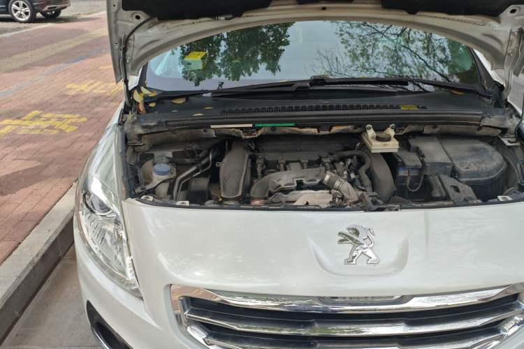 Used Peugeot 3008 2013 1.6THP Automatic Prestige Edition Engine Bay Right