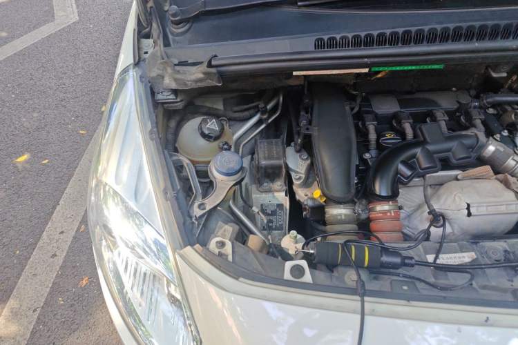 Used Peugeot 3008 2013 1.6THP Automatic Prestige Edition Engine Bay Right